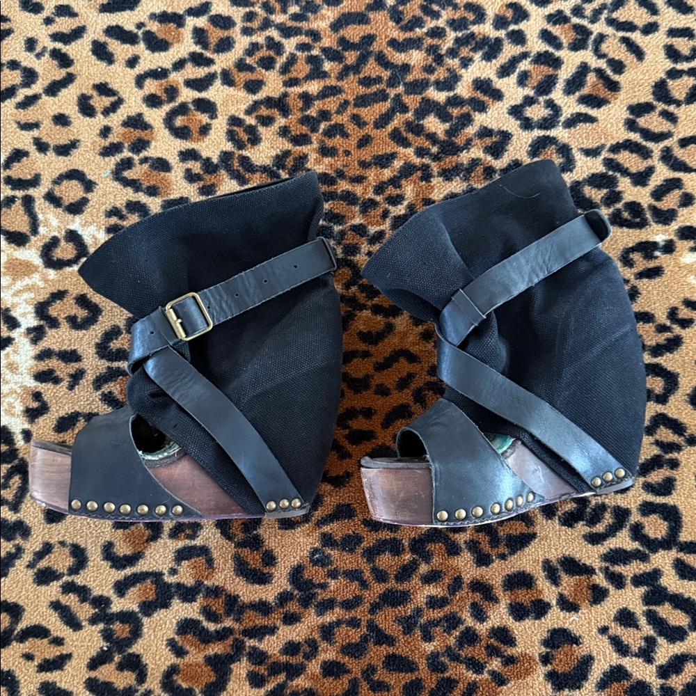 Iconic & rare Eat Me Whole bootandals in black; as worn by Kat von D - Picture 3 of 7